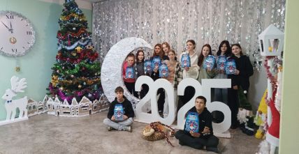 "Зимовий настрій створюється не лише снігом, а й тими, хто поряд"🫂❄️ Учні 9 класу